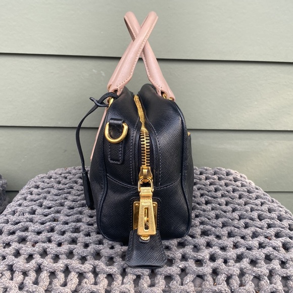 EUC PRADA SAFFIANO LUX LEATHER HANDBAG PURSE WITH ADDITIONAL SHOULDER STRAP - Picture 3 of 16